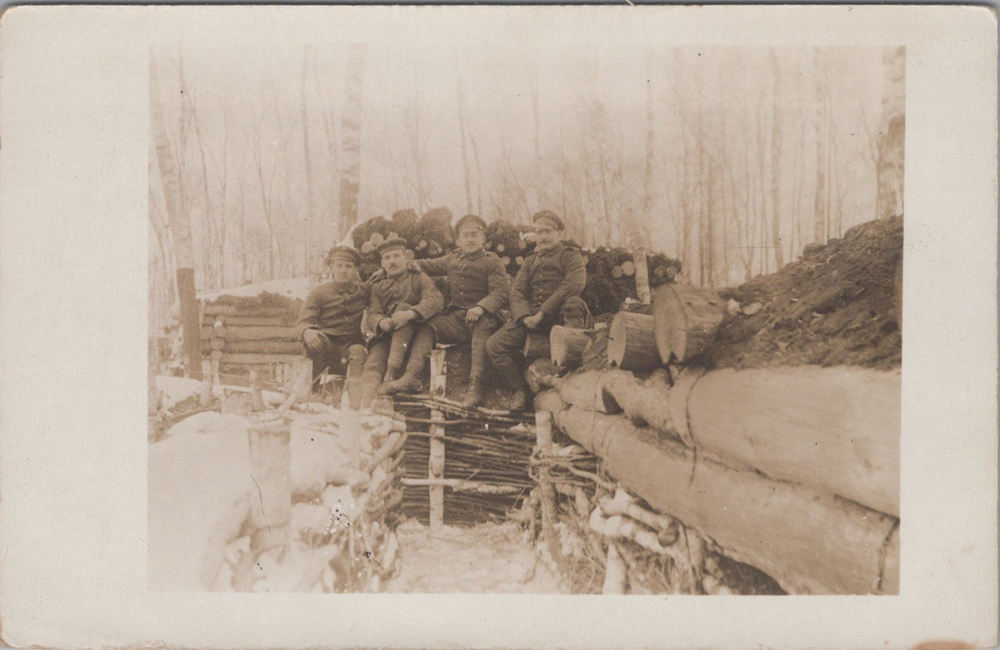 carte photo soldats allemands dans une tranchée 1914-1918