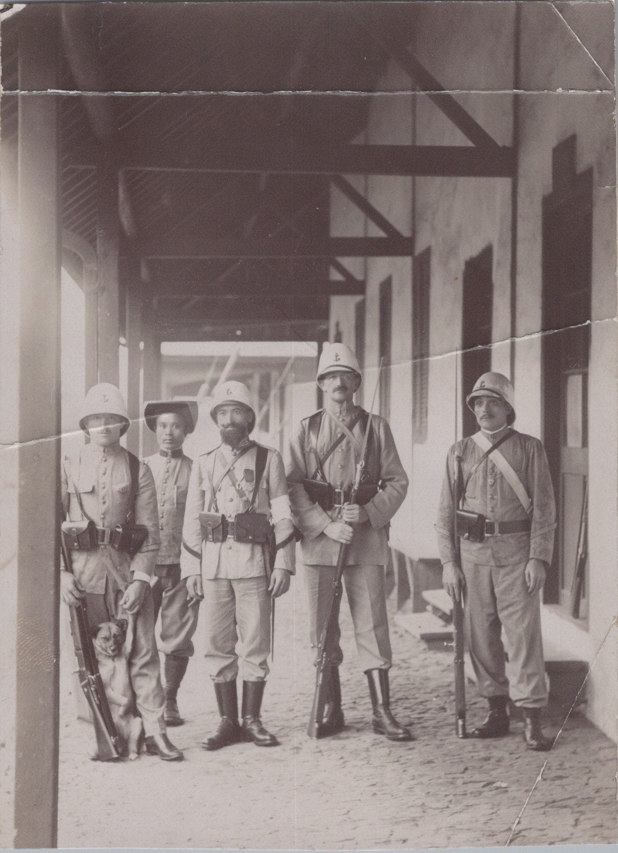 photo de marsouins et d'indochinois vers 1900 14x10 cm