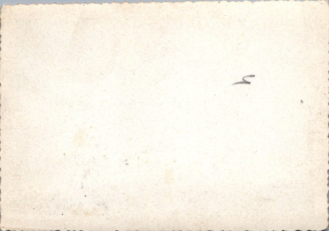 photo Indochine légionnaire devant son Dodge ambulance 8,5 x 6 cm