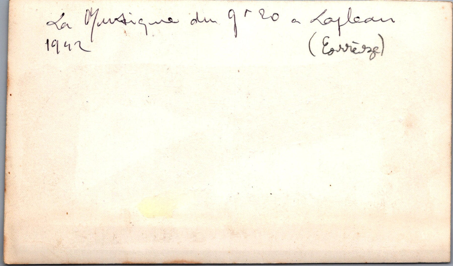 photo musique du groupement de chantiers de jeunesse N°20 a Lapleau 1942 15x9 cm