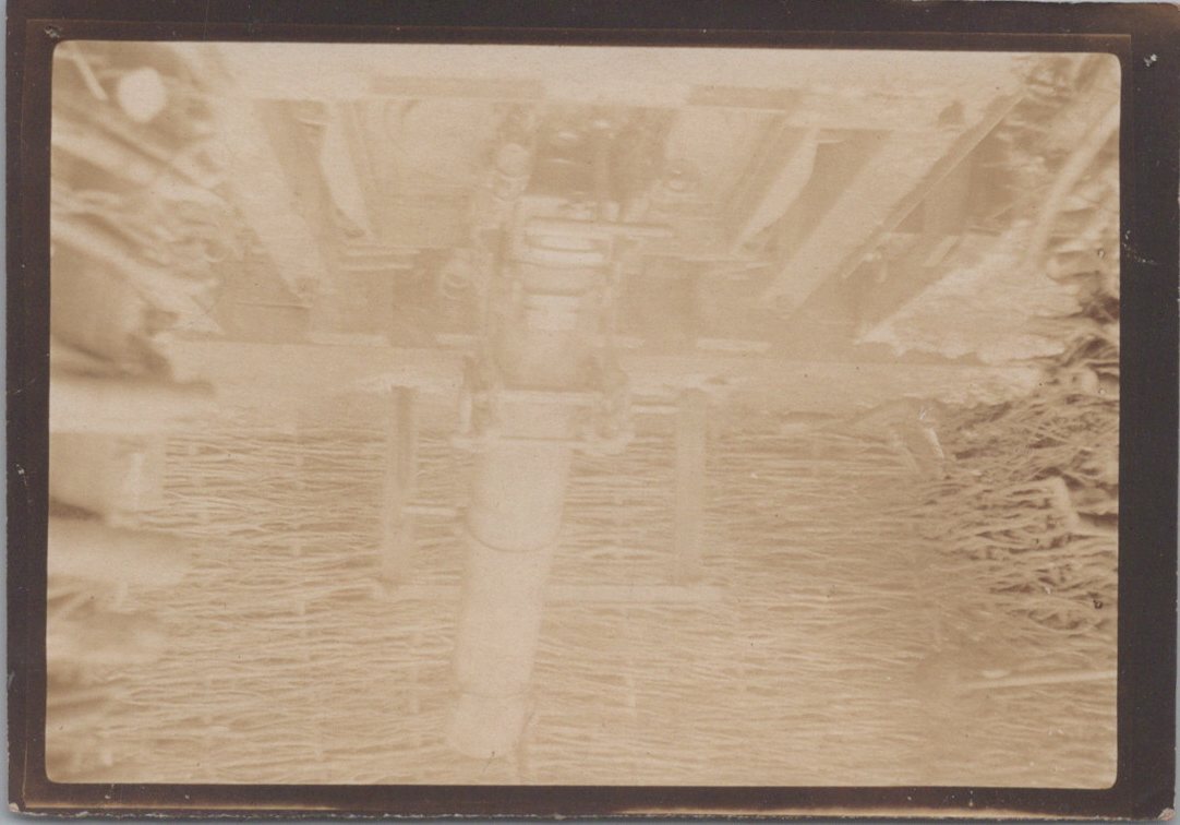 photo d'un crapouillot de 240, nom d'un lieutenant au dos 9x6,5 cm