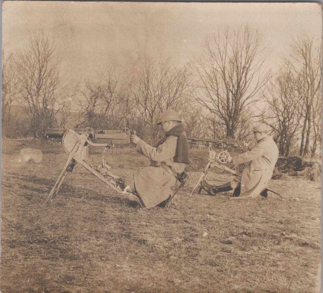 photo de mitrailleurs français avec mitrailleuse Saint Etienne et Maxim allemande 9x8 cm