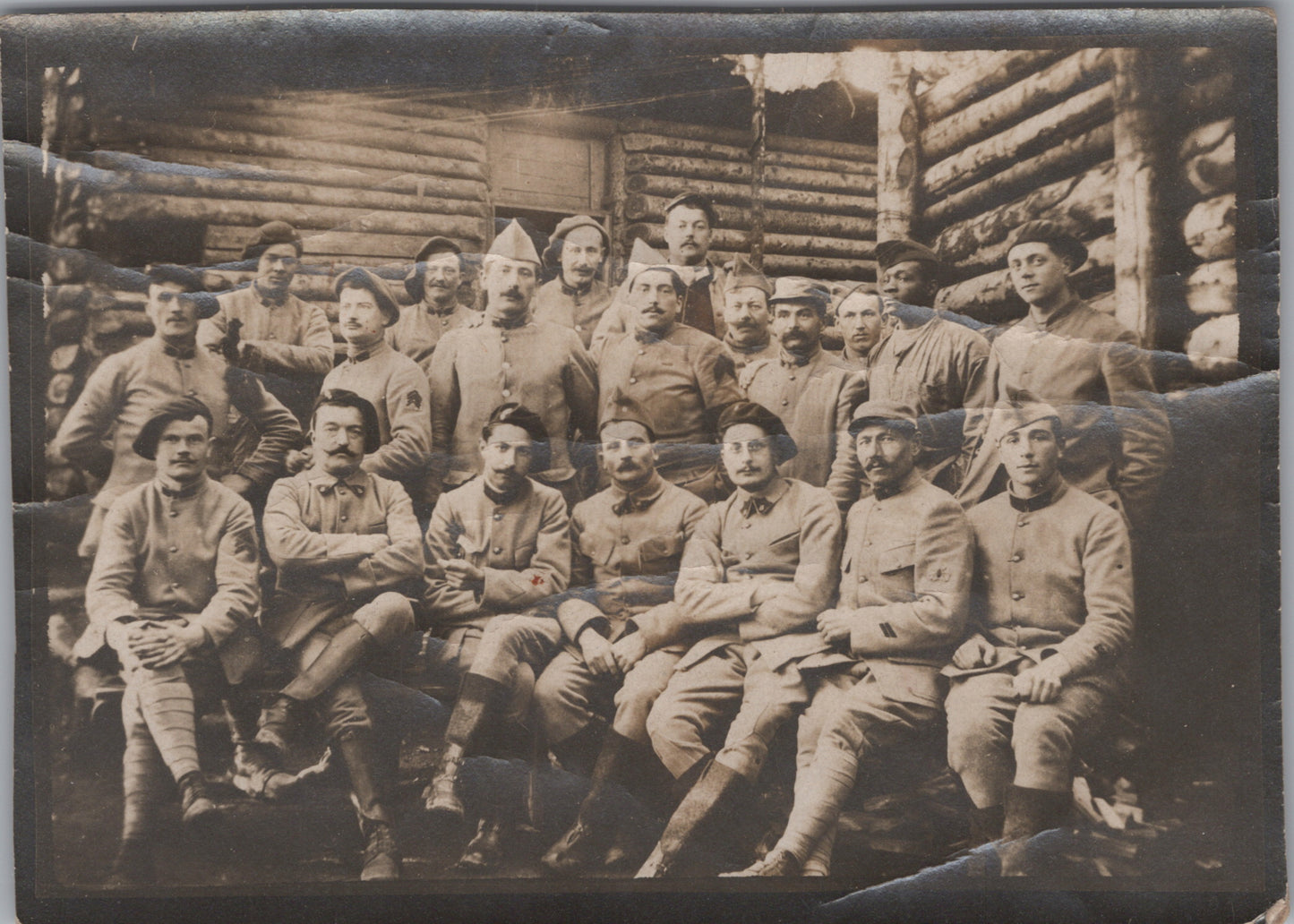 photo poilus du 8°dragons avec grenade sur le beret et un soldat noir 1914-1918 8,5 x 6 cm