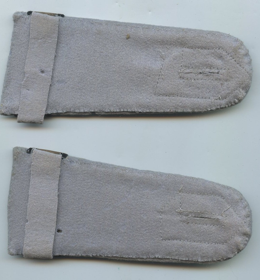 paire d'épaulettes sous lieutenant de cavalerie années 40