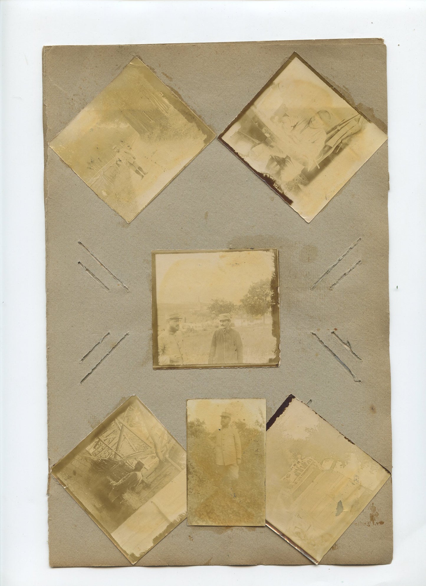 lot de 23 photos collées sur carton secteur de Frise 1915, vues de tranchées 6x6 cm