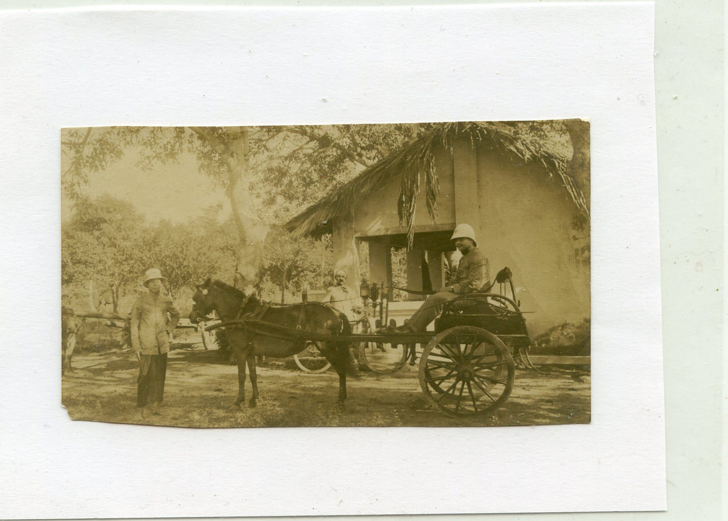 photo d'un marsouin sur une charrette en Indochine vers 1900 11x6 cm