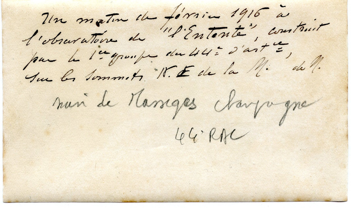 photo officiers dans une tranchée Champagne Main de Massiges observatoire de l'entente 1916, 44°RAC 110x65 mm