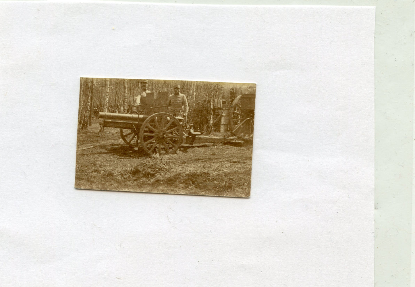 petite photo canon de 77 allemand pris par les français bois Morin Aisne ? 65 x 45 mm