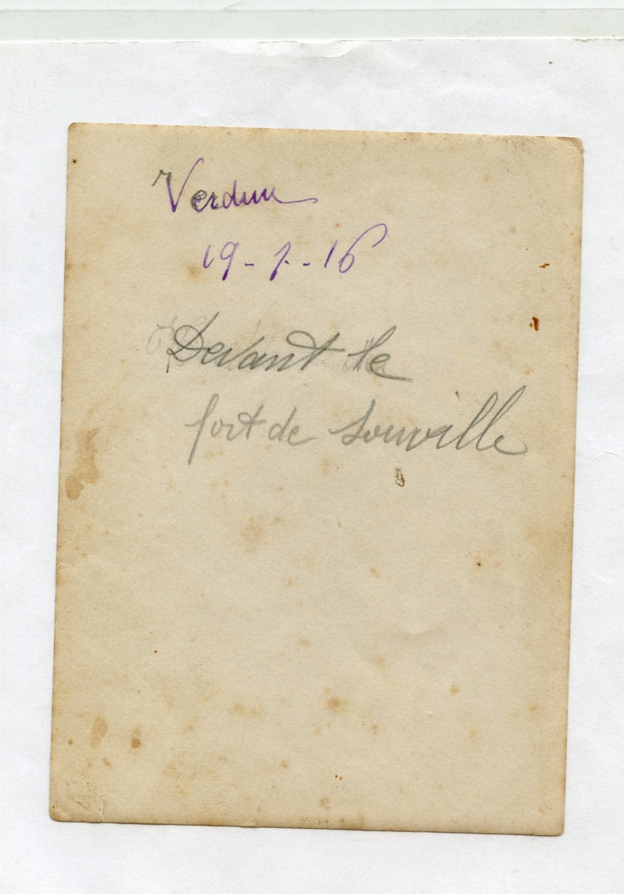 belle photo artilleurs avec canon de 75 français fort de Souville Verdun Juillet 1916 11x9 cm