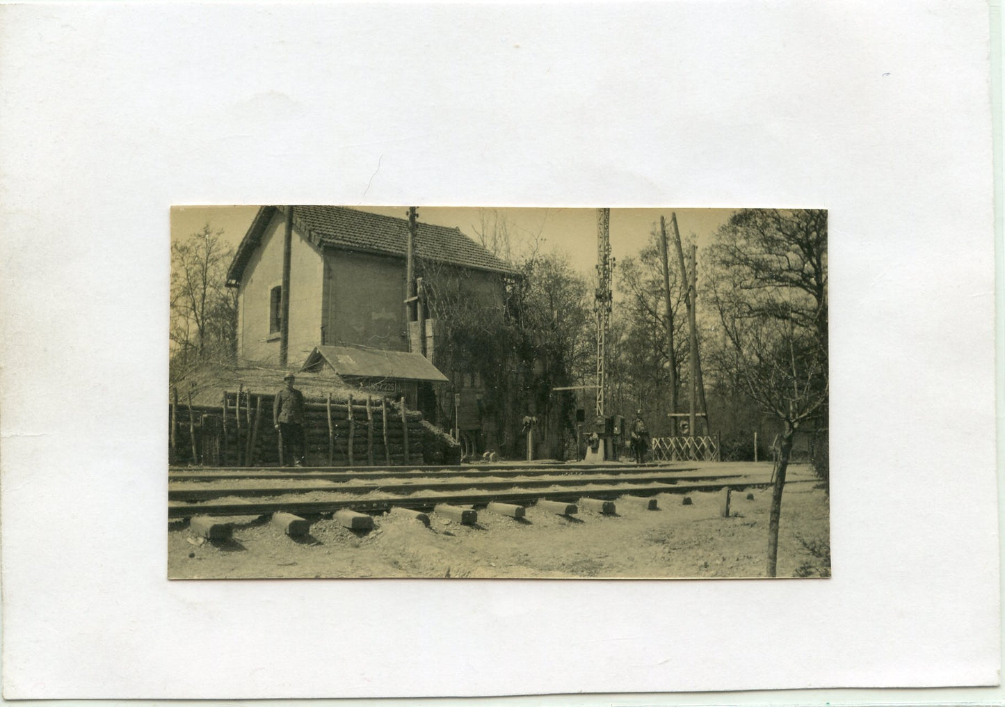 photo passage à niveau bois d'Auzy 44°RAC Argonne 1915 10,5x6,5 cm