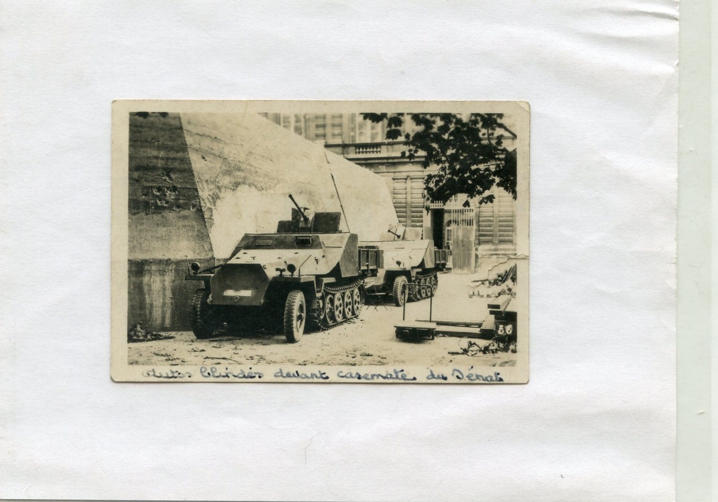 photos chenillés allemands devant le Senat libération de Paris 1944 9x6 cm