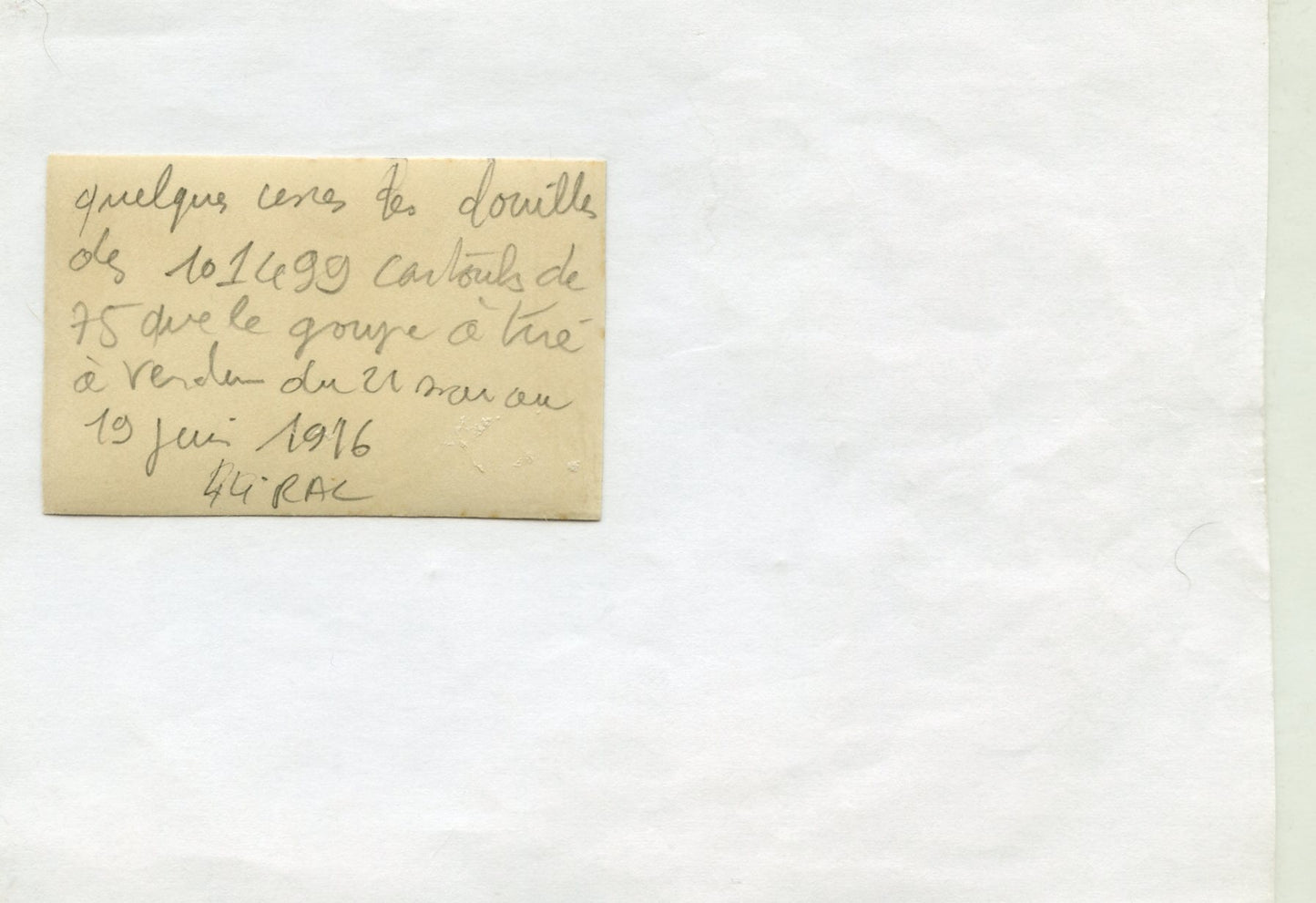 photo tas des douilles d'obus tirés par le 44°RAC à Verdun , juin 1916, 6,5x4 cm