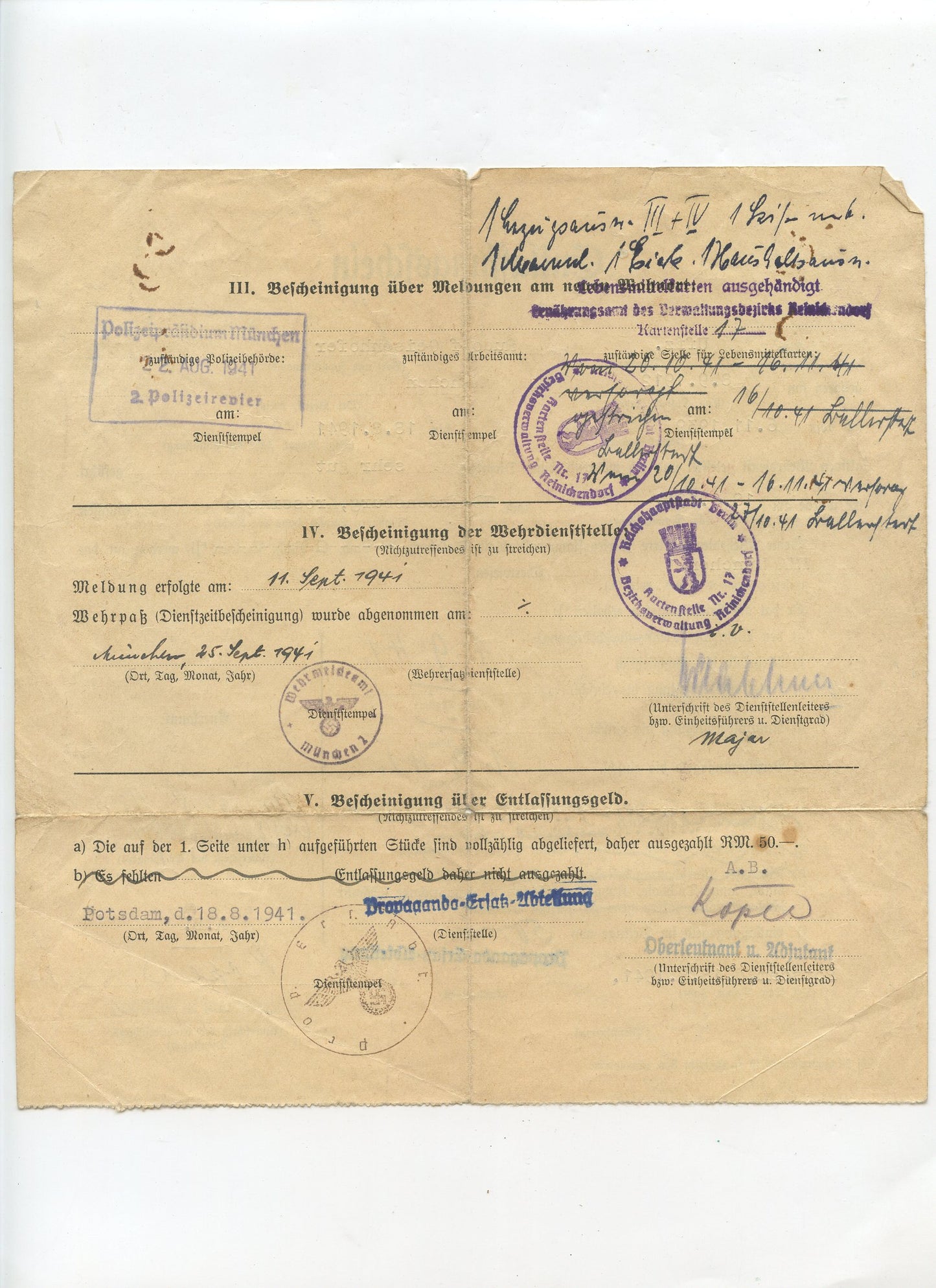 lot de papiers et photos dont diplôme de la croix KVK d'un soldat allemand 1940-45