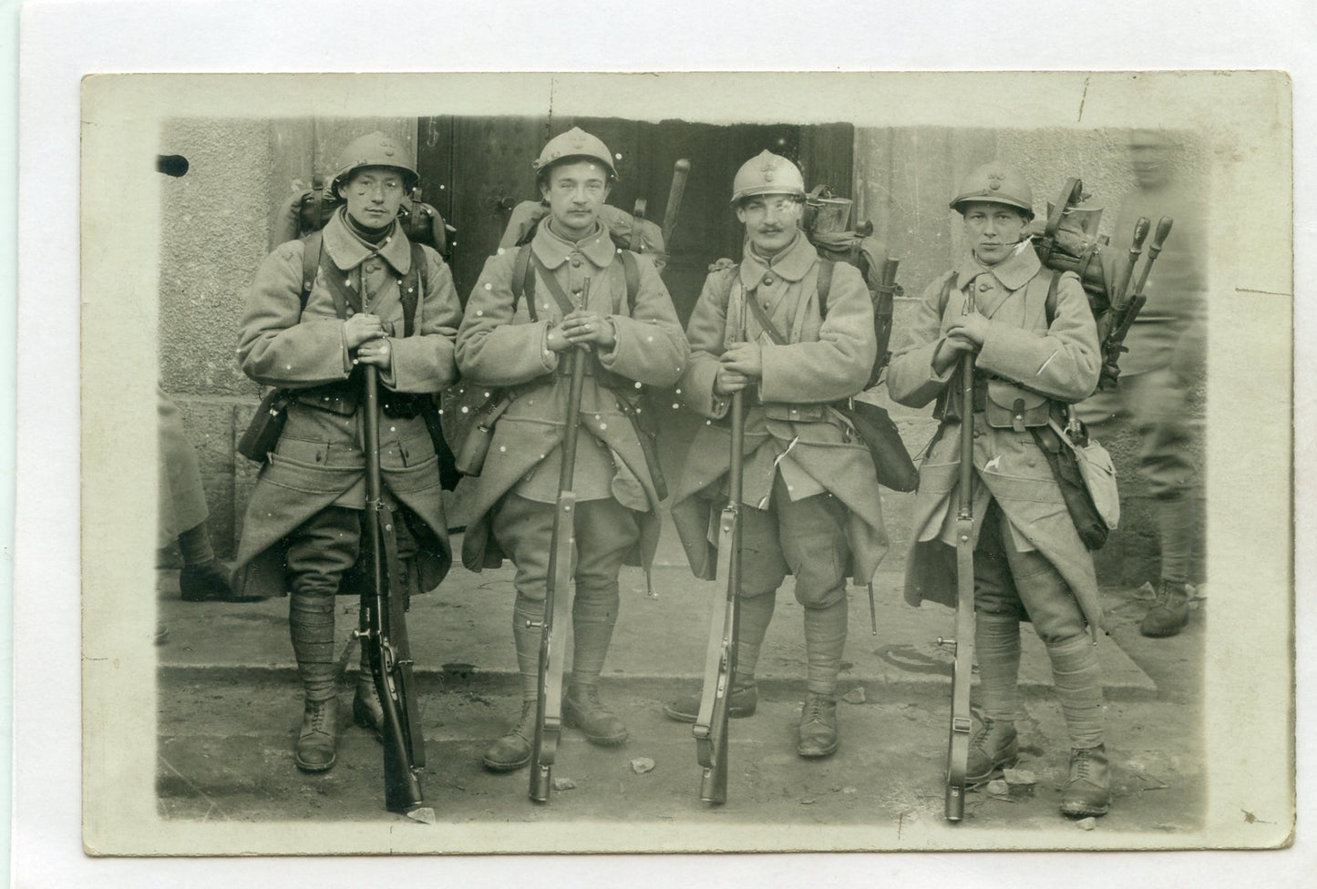 carte photo poilus équipés capotes poiret pas de numéro