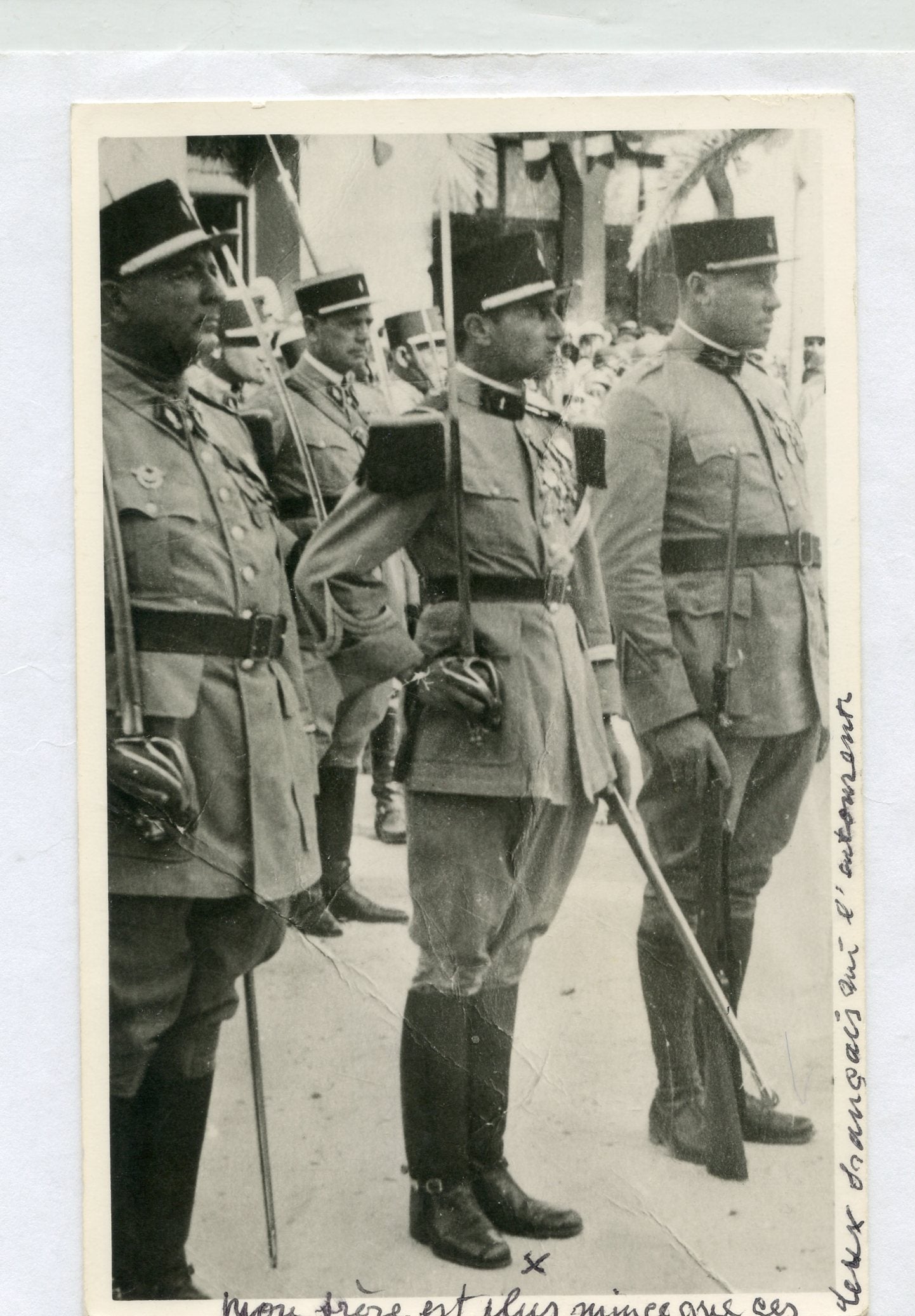 carte photo d'un sous officier russe de la Légion Etrangère vers 1920-1930, nombreuses décorations