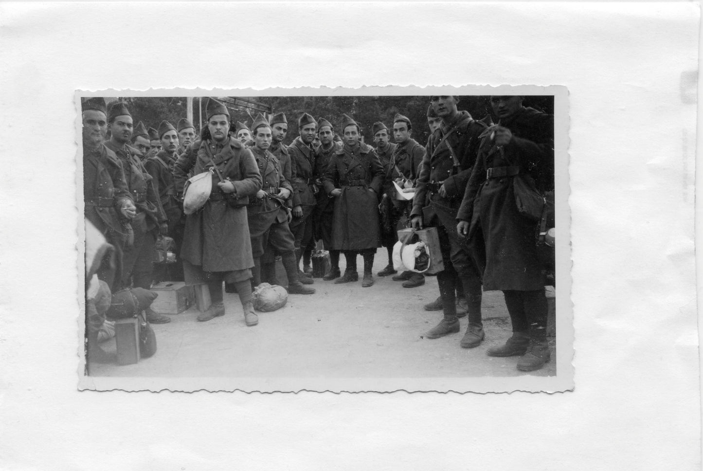 3 photos de soldats français à la mobilisation en 1940 11x6.5 cm