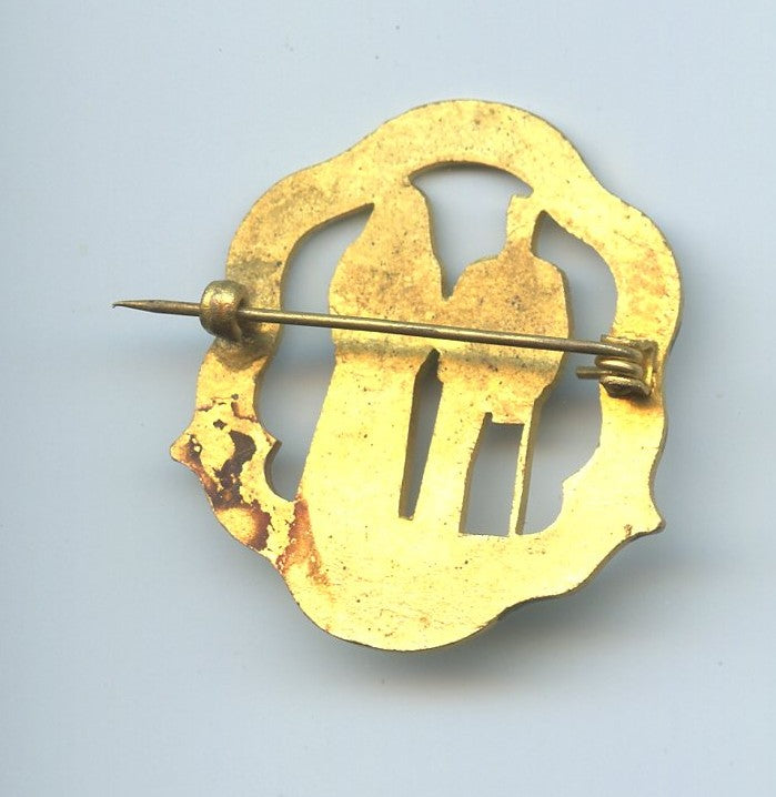 insigne anciens combattants mutilés réformés et veuves de Lille 1914-18 35x31 mm