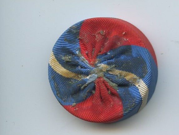 rosette ancienne ordonnance mérite militaire traces de colle au dos 29 mm