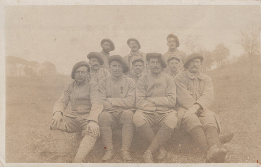 carte photo poilus du 133°RI avec tarte 1915