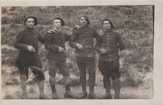 carte photo poilus du 30°RI Annecy avec tarte et grenade 1914-1918