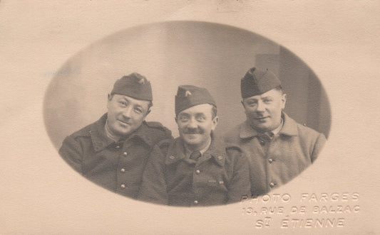 carte photo 3 soldats de 1940 Saint Etienne dont un ancien de 14-18
