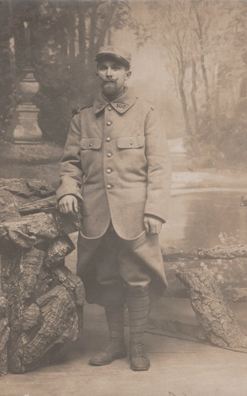 carte photo d'un poilu du 107°RI 1916 (Angoulème)