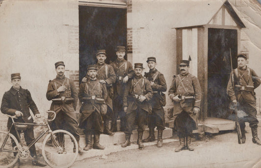 carte photo poste de garde du 38°RI Saint Etienne vers 1910
