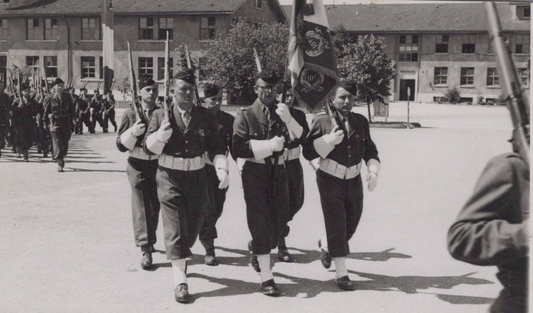 carte photo garde au drapeau du 10° régiment du génie années 50