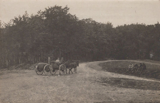 carte photo d'une cuisine roulante en déplacement 1914-1918