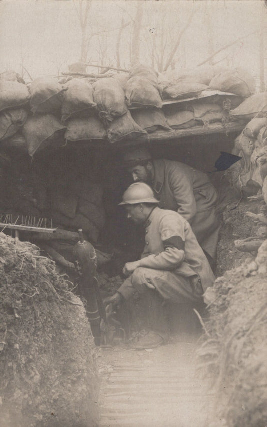 belle photo crapouillot de 58 en position de tir dans une tranchée artillerie 1914-1918
