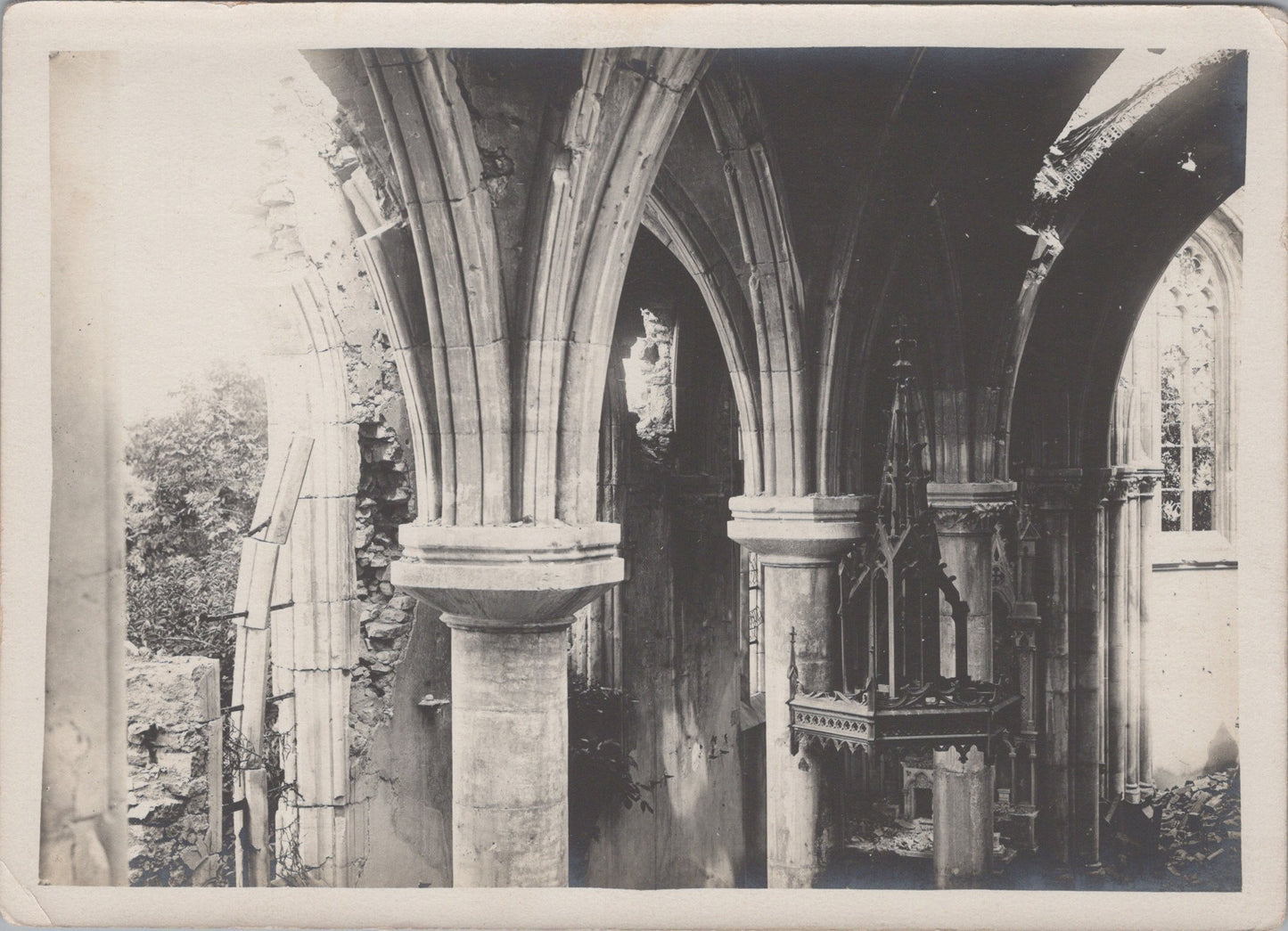 7 grandes photos d'une église française et un village détruits 14-18 18x13 cm