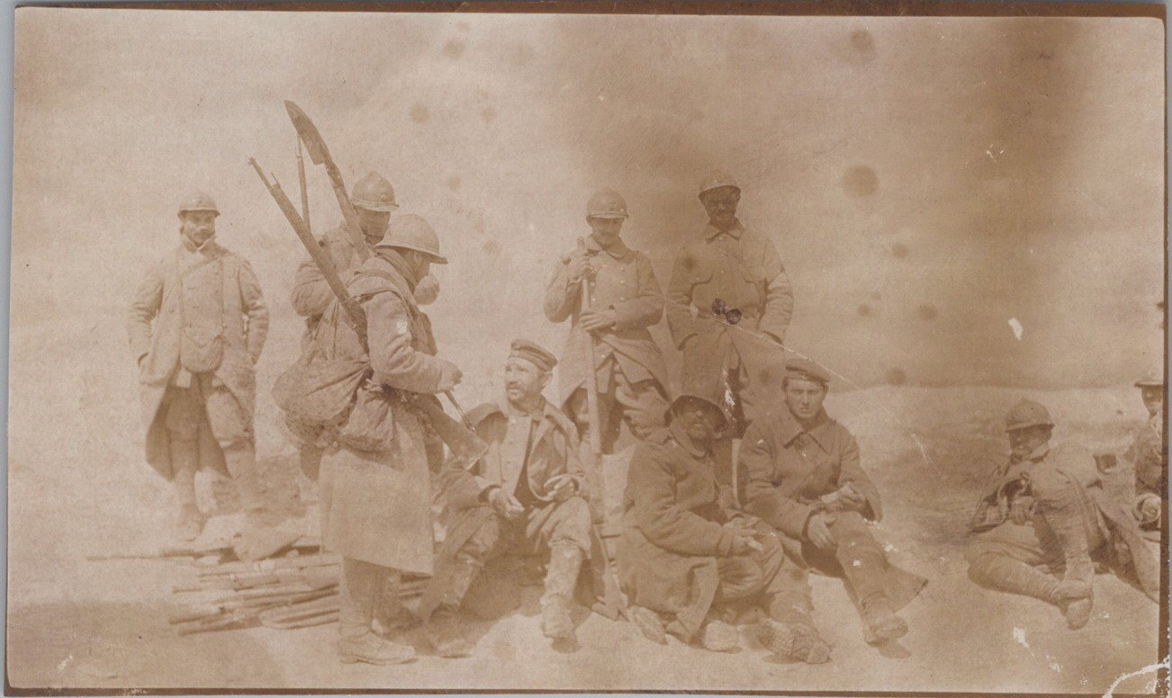 photo de soldats français et prisonniers allemands 1914-1918 11 x 6,5 cm