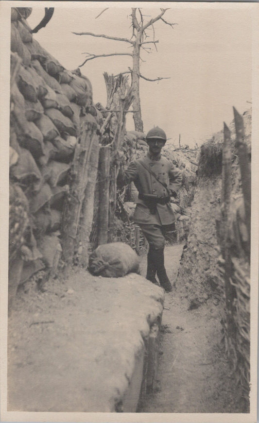 photo d'un soldat de la coloniale dans une tranchés 1914-1918
