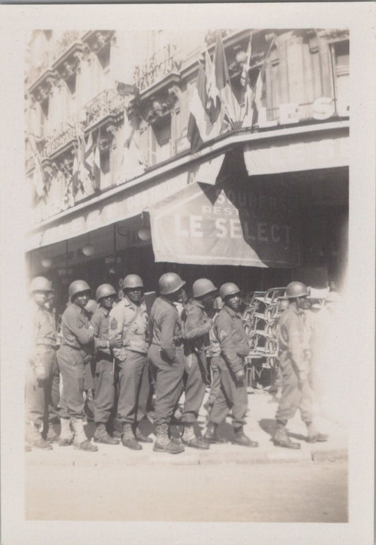 photo de soldats noirs américains à paris en septembre 1944 9x6 cm