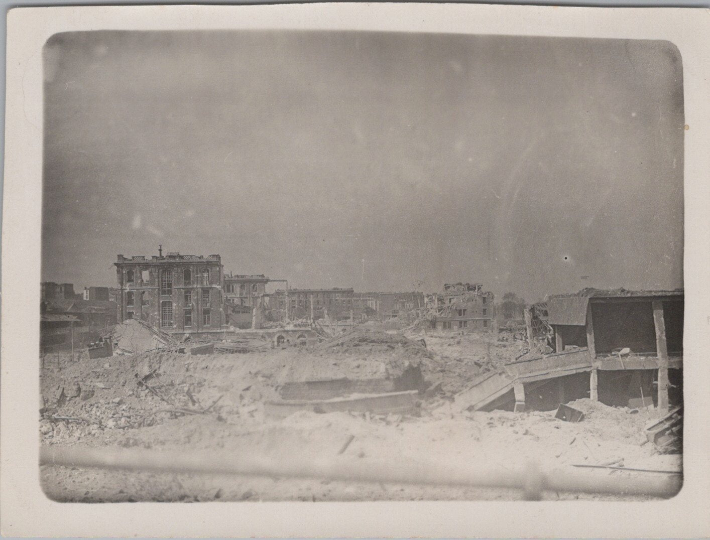 série de 6 photos destructions par bombardement dans une gare française 1939-45