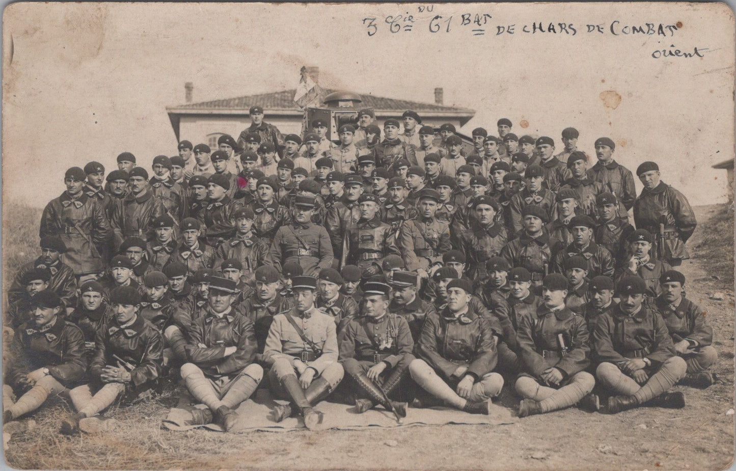 carte photo 3° cie du 61° bataillon de chars de combat en Orient FT17 fanion