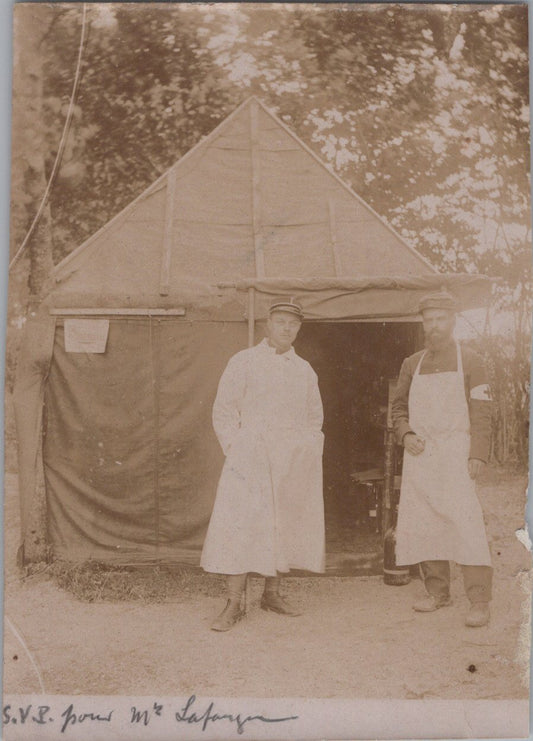 photo ambulance 2/5 aout 1915 avec médecins 10,5 x 7,5 cm