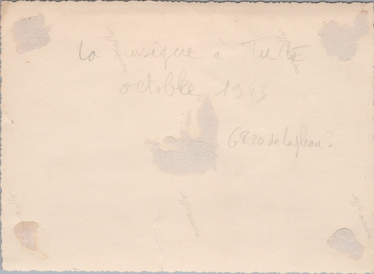 grande photo musique des Chantiers de Jeunesse à Tulle 1943  17,5x12,5 cm