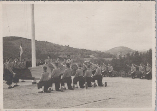 photo serment au drapeau de la promotion Verdun Chantiers de jeunesse 11,5 x 8 cm
