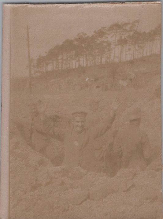 2 photos Boches prisonniers bois du Chauffour fort de Brimont avril 1917 8 x 6 cm