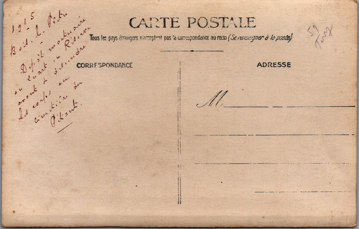 carte photo morts du Bois le Prêtre, Quart en Réserve en attente de leur transfert au cimetière du Pétant 1915