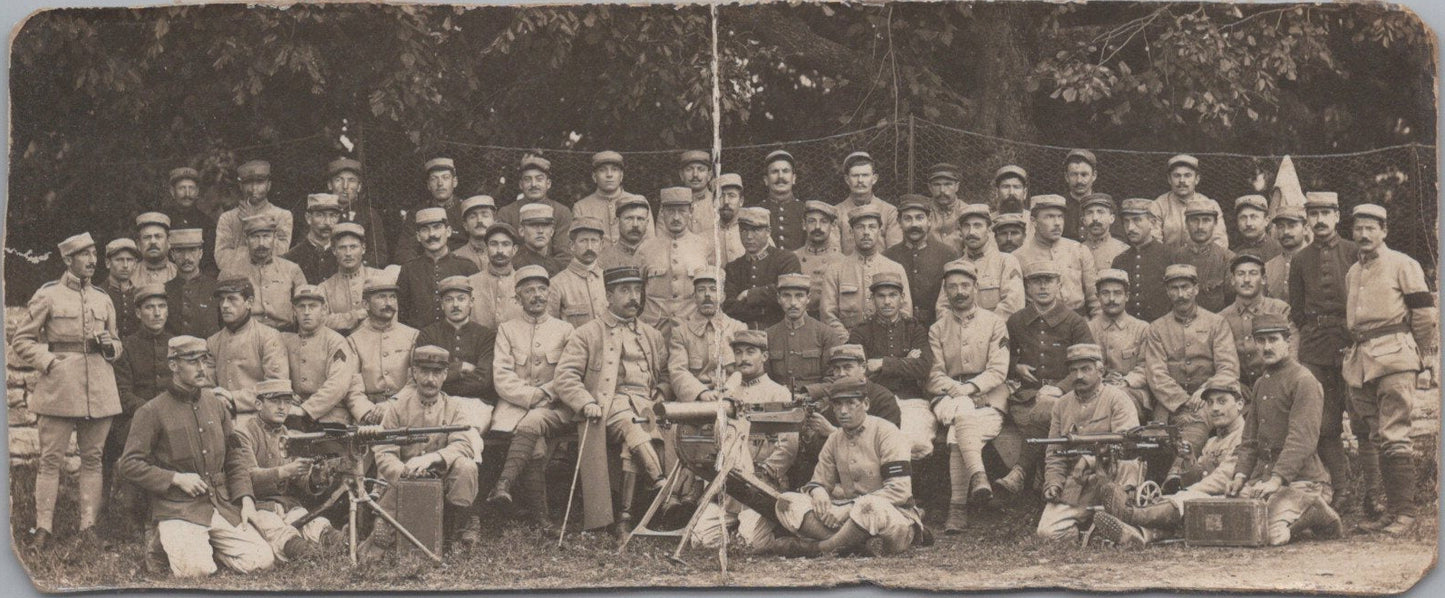 photo d'un cours de mitrailleuses français avec matériel français et allemand 13 x 5 cm