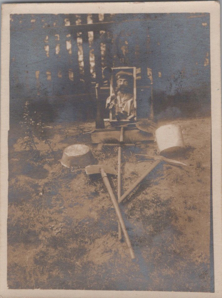 photo mise en scene caricaturale avec poupée 1914-1918 8x6 cm