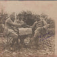 photos de poilus le jour de l'armistice avec journal la dépêche du midi 1918 8x8 cm