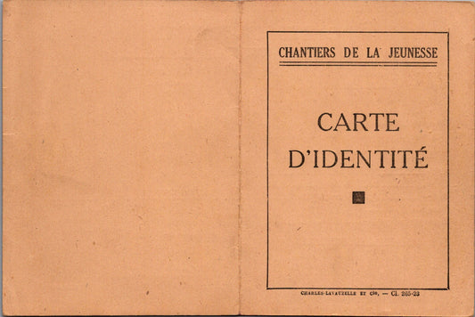 carte d'identité d'un jeune des chantiers de jeunesse groupement 28 et tableau dessin des grades