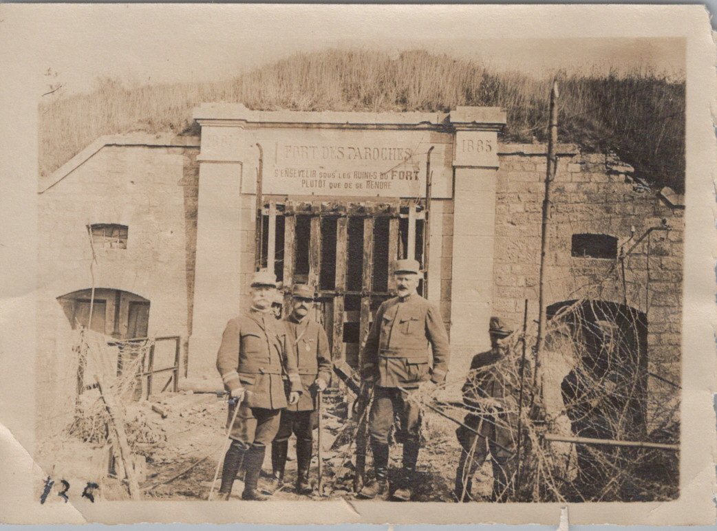 2 photos fort des Paroches avec officiers Saint Mihiel 9x6,5 cm