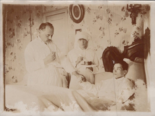 photo d'un soldat indochinois blessé à l'hôpital 12x9 cm