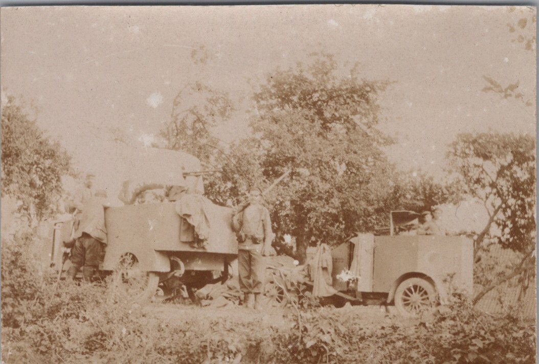 2 photos automitrailleuses des fusiliers marins 14-18 11x6,5 cm et 9x6 cm