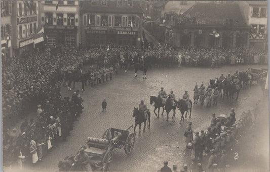 2 cartes photo entrée des français à Haguenau 25 novembre 1918