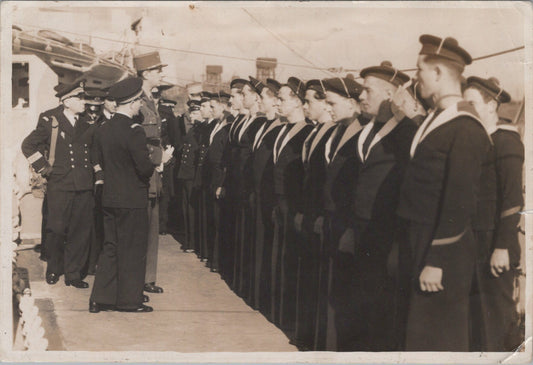 photo du général de Gaulle avec marins FNFL 15x10 cm
